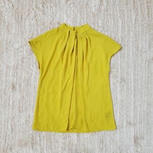 New Light Flowy Top From Worthington